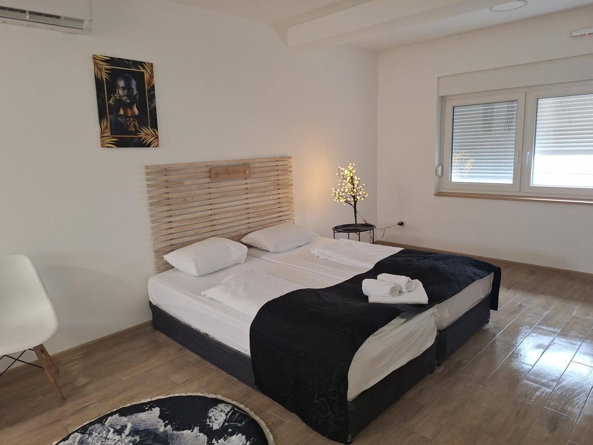 Expo Airport Otel Surčin Buitenkant foto